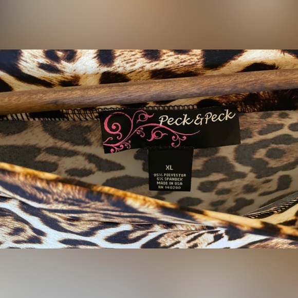 Peck & Peck- Leopard Print Top with gold chain straps - Picture 3 of 8